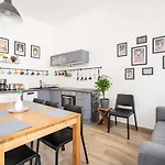 Sunny Colors Apartment