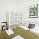 Sunny Colors Apartment