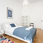 Sunny Colors Apartment