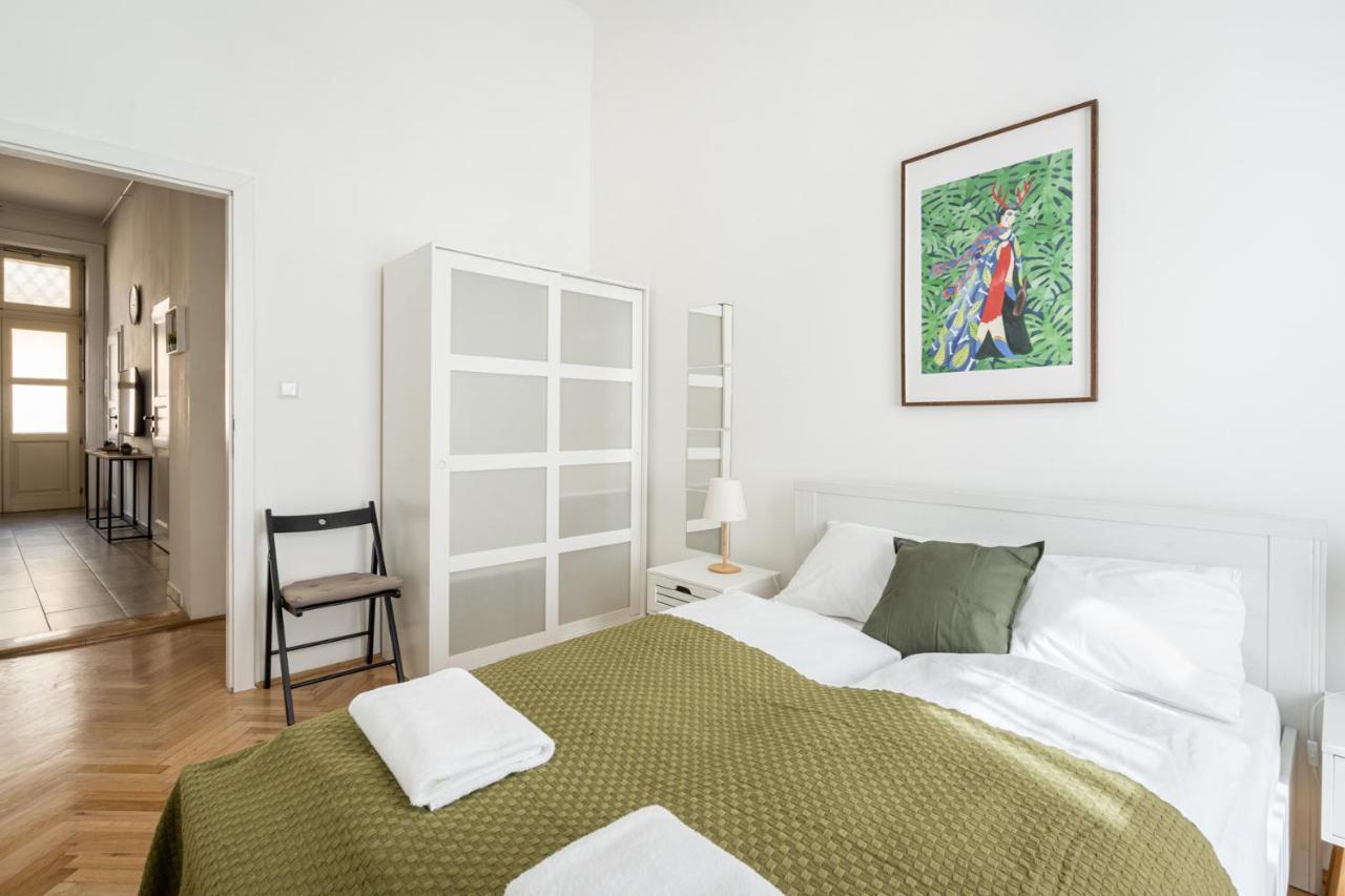 Sunny Colors Apartment