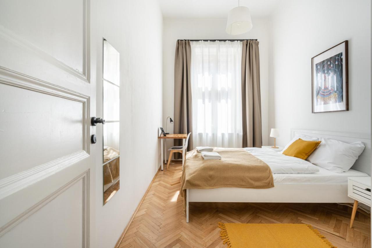 Apartment Sunny Colors *
